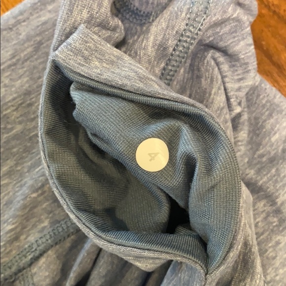 Lululemon leggings! Blue gray heather, size 4! - Picture 7 of 8